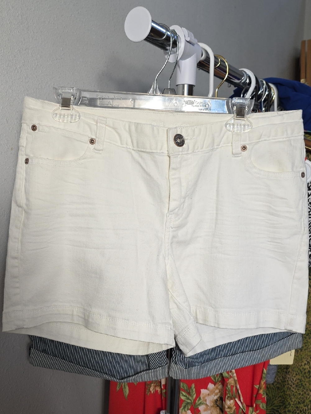MAURICES WHITE JEAN Shorts